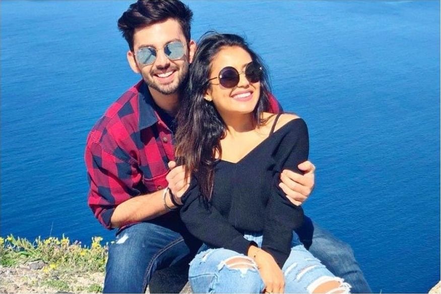 This image has an empty alt attribute; its file name is neha-kakkar-2.jpg