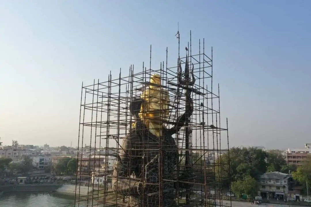 111 feet tall Gold-coated Mahadev Statue Vadodara